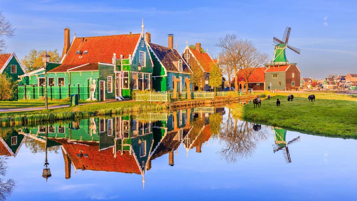 Amsterdam: Private Tour Giethoorn, Zaanse Schans Local Guide - From Amsterdam pickup to North Holland roads: the “private” advantage