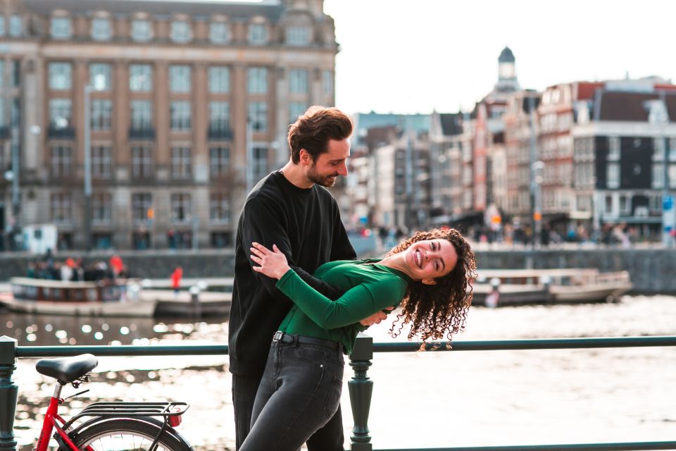 Amsterdam: Professional photoshoot at Centraal Station - What happens during the 30–45 minute session