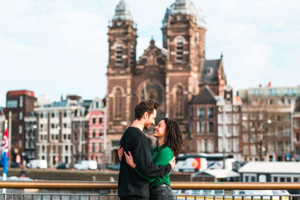 Amsterdam: Professional photoshoot at Centraal Station - Stop 3: Back to Stationsplein 42 (clean wrap-up)