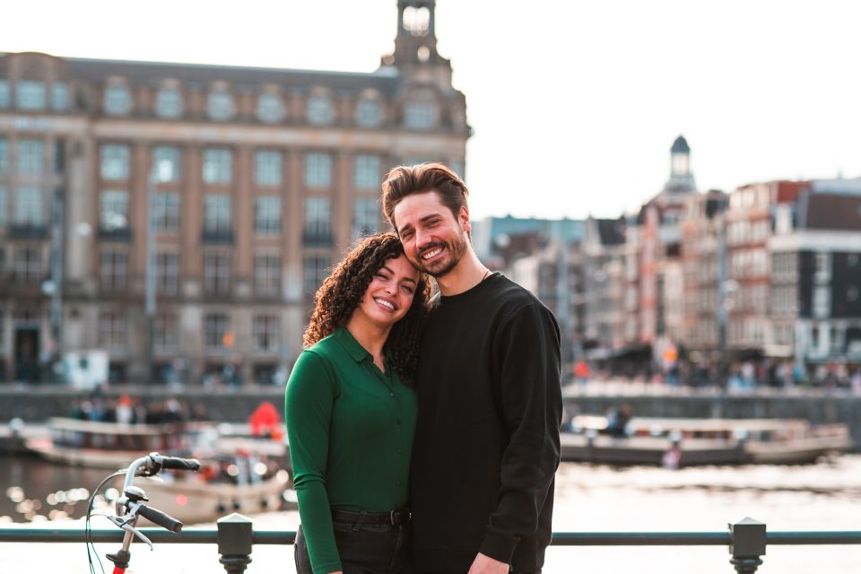 Amsterdam: Professional photoshoot at Centraal Station - Price and value: $113 for a private group up to 8