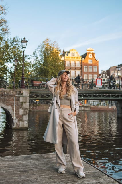 Amsterdam: Professional Photoshoot at the Canals - Languages, group style, and the human touch