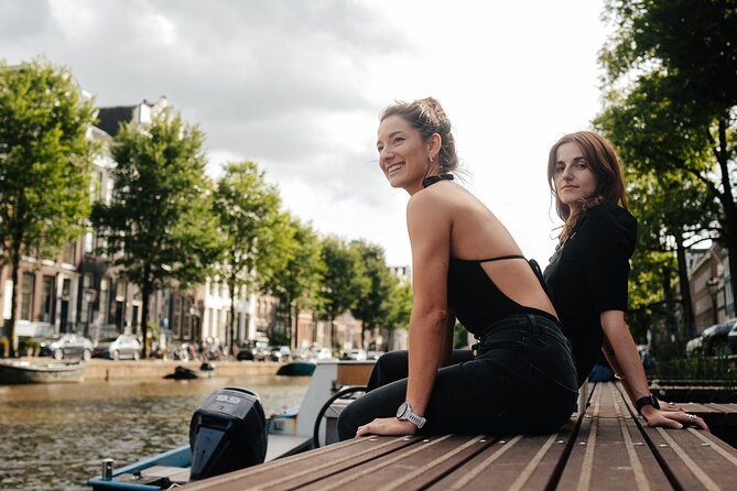 Amsterdam: Professional Photoshoot at the Canals - Where you meet: Brouwersgracht by Restaurant De Belhamel
