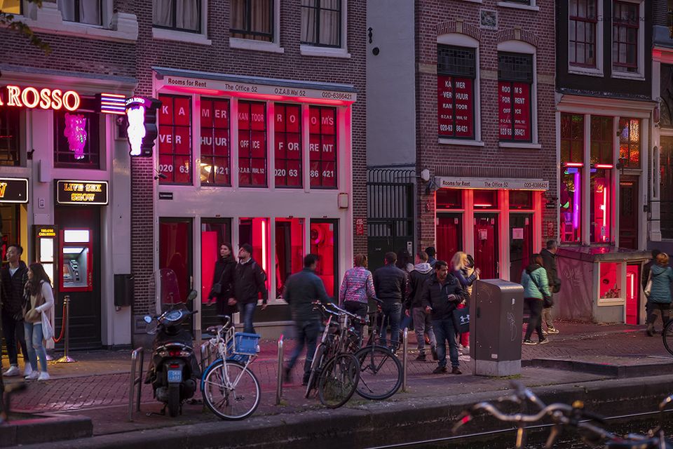 Amsterdam: Red Light District and Coffeeshop tour - Price and value: is $40 worth it?