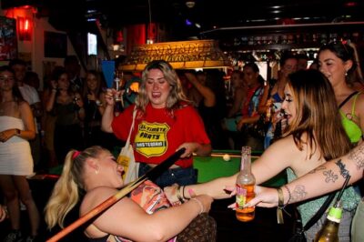 Amsterdam Red Light District Pub Crawl - Price and value: what you’re really paying for