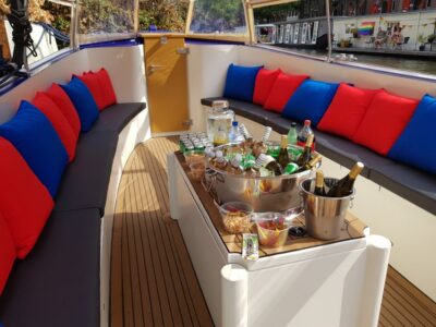 Amsterdam: Red-Light District Pub Crawl and Booze Boat Tour - What’s actually included on the Starboard booze boat
