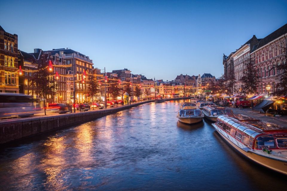 Amsterdam Red Light District tour with a local guide - Coffee shops, smartshops, and what people argue about in public