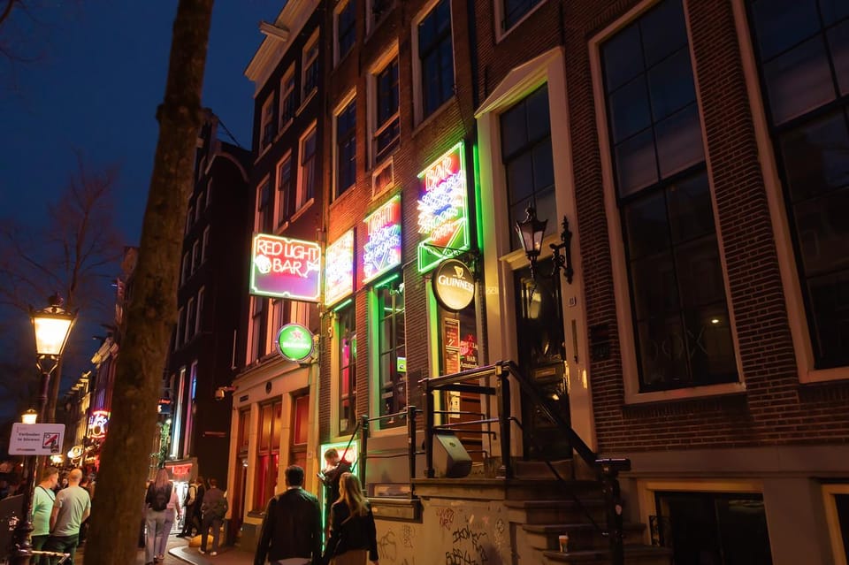 Amsterdam: Red Light Tour Exclusive + Peep Show - The Bulldog coffee stop and the coffee-shop system (without going inside)