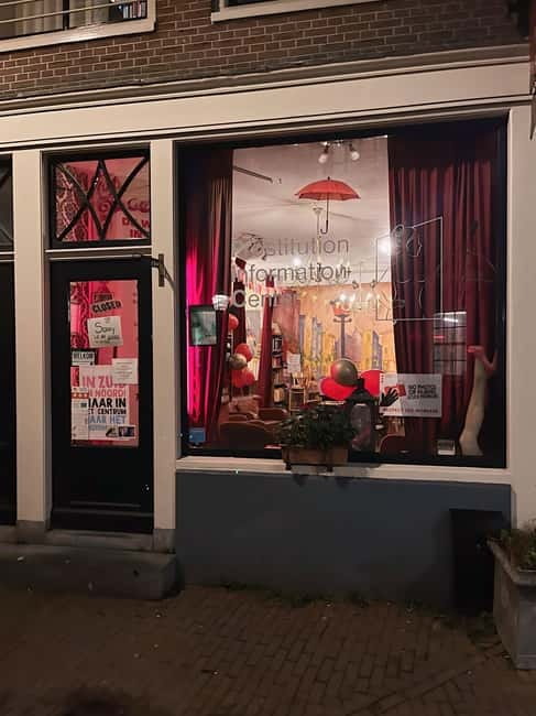 Amsterdam: Red light tour in German/English for groups of 4 people or more - What You’ll See in the Red Light District: Main Mile and Shop Windows