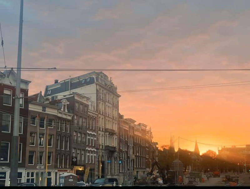 Amsterdam: Red light tour in German/English for groups of 4 people or more - Green and Blue Windows, Security, and the “How It Works” Questions
