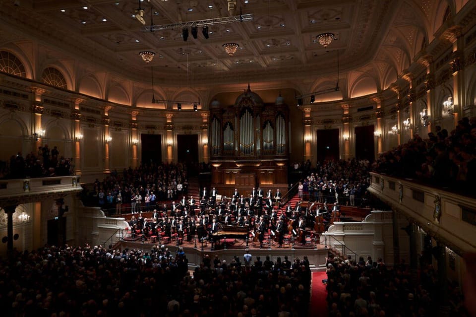 Amsterdam: Royal Concertgebouw Orchestra Concert Ticket - Included drinks and intermission: make this a calmer concert night