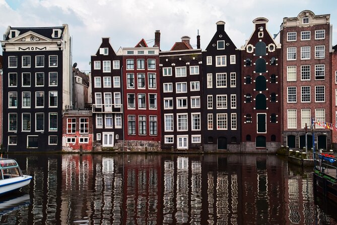 Amsterdam Scavenger Hunt and Highlights Self Guided Audio Tour - Start-anytime freedom at Amsterdam Centraal