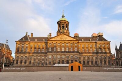 Amsterdam Scavenger Hunt and Highlights Self Guided Audio Tour - Beurs van Berlage to National Monument: a clear start and solid pacing