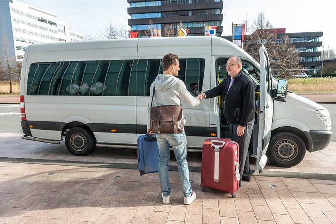Amsterdam Schiphol Airport (AMS) Departure transfer from Amsterdam City - A door-to-door Schiphol sendoff that keeps your morning on track