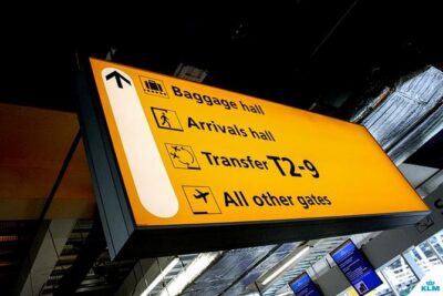 Amsterdam Schiphol Airport Transfer - SMS updates that actually reduce stress