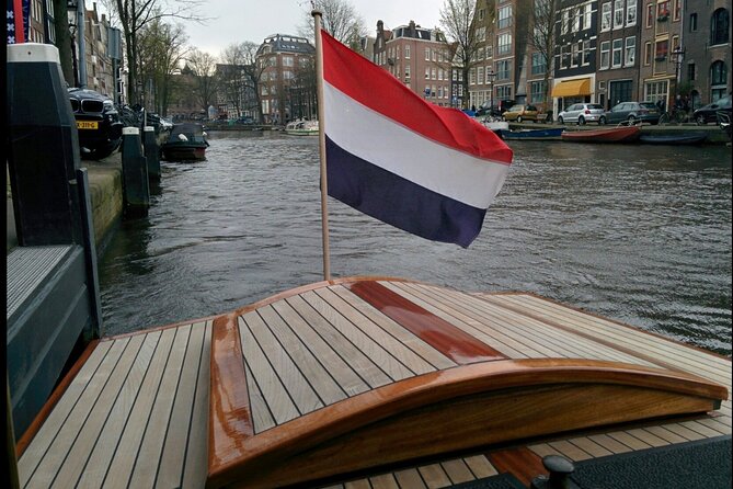 Amsterdam small-group canal cruise in 1920s saloon boat - Who this cruise is perfect for (and who might prefer something else)