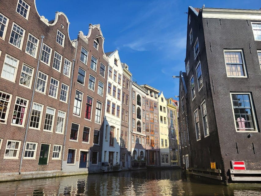Amsterdam: Small-Group Canal Cruise incl. Drinks and Snacks - Captain Sebi’s hosting style: storytelling you can use while you look