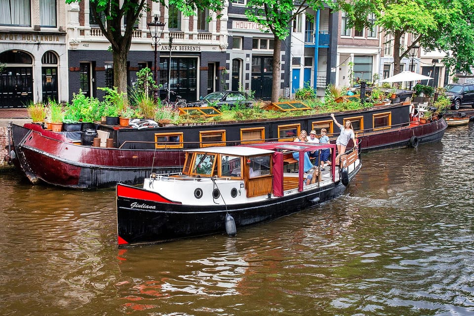 Amsterdam: Small-Group Canal Cruise incl. Drinks and Snacks - Who should book this (and who might skip it)