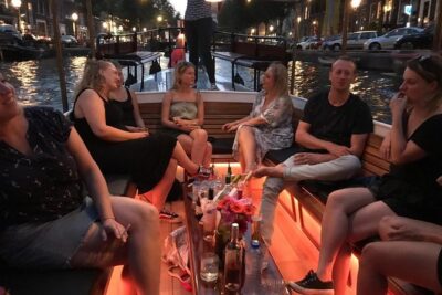 Amsterdam Small-Group Canal Cruise With Dutch Snacks and Drink - Why a max of 10 people changes the whole canal experience