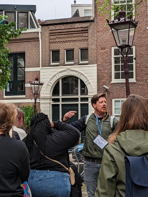 Amsterdam: small group tour: History, humor & hidden gems - The short Red Light District stop: history you can’t ignore