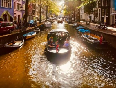 Amsterdam: Smoke and Lounge City Boat Cruise - Smoke-Friendly Rules: What You Can Do (and What You Can’t)