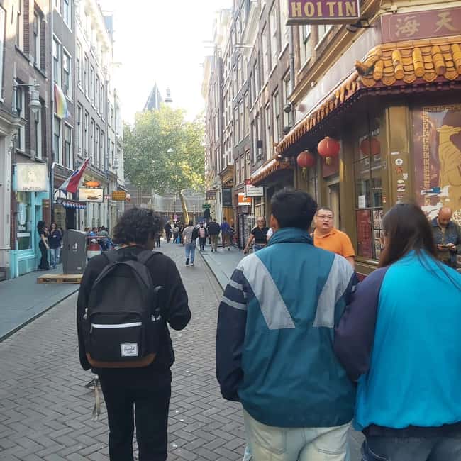 Amsterdam: Spanish Tour Unmasking the Redlight District - Price and Practical Value for $31