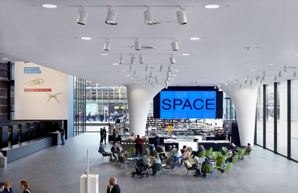 Amsterdam: Stedelijk Museum and 1-Hour Canal Cruise - Key things I’d clock before you go