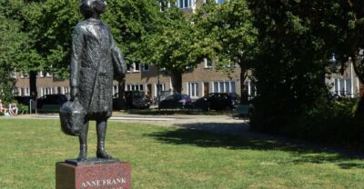 Amsterdam: The Life of Anne Frank Walking Tour - Merwedeplein 61: Starting in the Square Where Her Life Connects to the Present