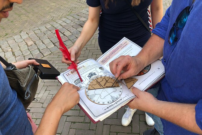 Amsterdam Treasure Hunt: The Mystery of a Secret Sender - Stop 5: Amsterdam Museum as the End-Point Finish
