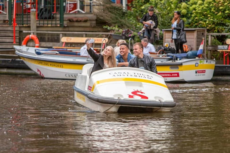 Amsterdam: Unique Pedal Boat Experience in the Canals - 1 hour vs 1.5 hours: choosing the rental that matches your day