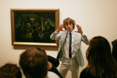 Amsterdam: Van Gogh Museum Private Tour - Meeting in front of Cobra Café: finding your Amor Artium guide