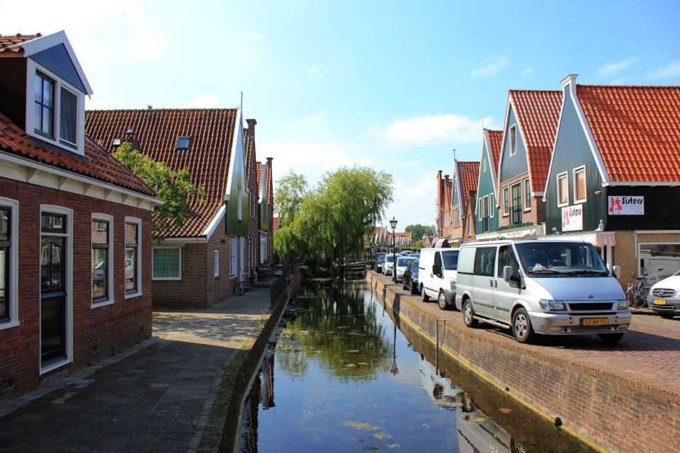 Amsterdam: Volendam, Windmill, and Cheese Farm Private Tour - Why Zaanse Schans and Volendam fit so well together