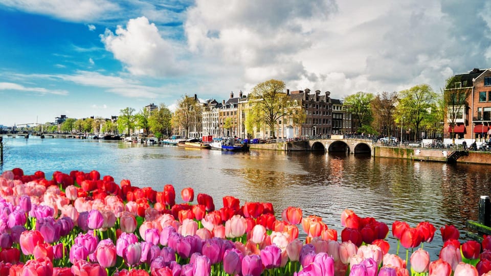 Amsterdam Walking Tour with a Local - Languages and the comfort factor for your group