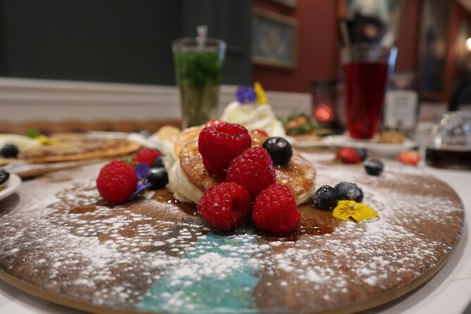 Amsterdam: Walking Tour with Dutch Pancake Lunch - Dutch pancake lunch: what’s on your plate
