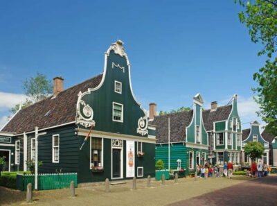 Amsterdam: Zaanse Schans windmills & Volendam Guided Tour - Getting There from De Ruijterkade: Simple, Direct, and Timed