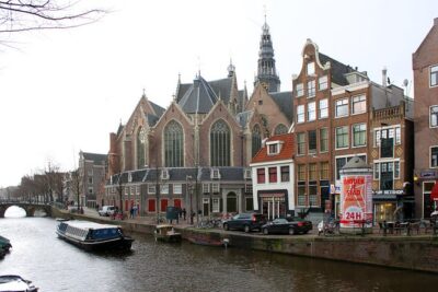 Amsterdam's Red Light District: A Self-Guided Audio Tour - Segment 1: The neighborhood behind the noise (and a warning up front)