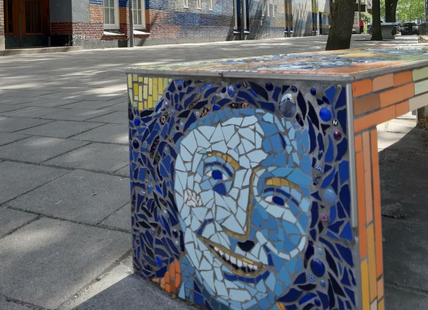 Anne Frank Story & Private 2-Hour Neighborhood Tour - Private guide energy: pacing, Q&A, and real-person storytelling