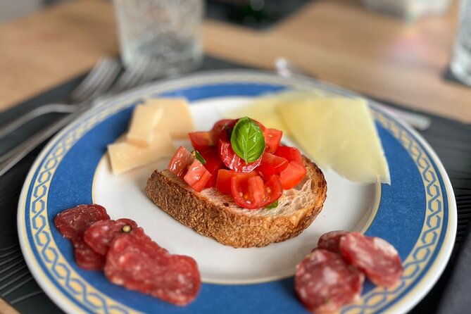 Authentic Italian Dinner in Cozy Canal Home in Amsterdam - Key things I’d circle on your plan