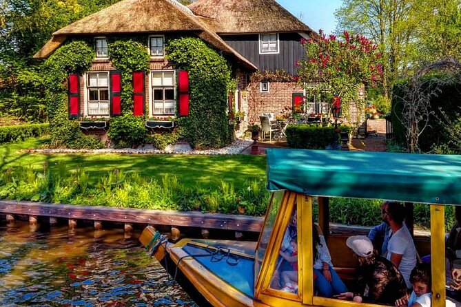 Best of Dutch Countryside: Giethoorn, Windmills, Secret Villages - Zaanse Schans: Windmills, dikes, and the Dutch look you came for