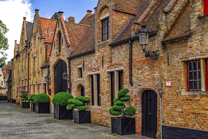 Bruges Full day private trip from Amsterdam - How the timing works: early start, short stops, and one big free block