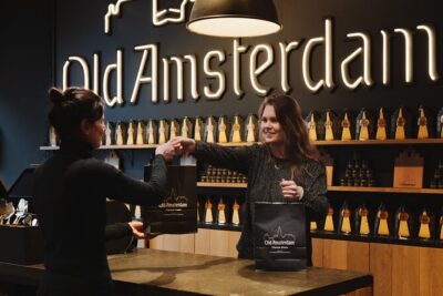 Cheese and Wine tasting in Amsterdam - Damrak Meeting Point: Easy to Find, Low-Stress Start
