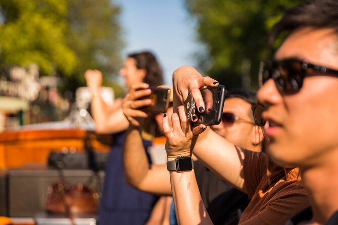 Classic Salonboat Tour in Amsterdam Including Cheese and Wine - Why this Amsterdam canal cruise feels special on a short timeline