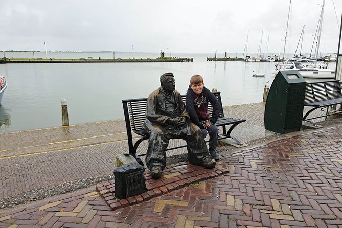 Countryside of Amsterdam Private tour - Stop 3: Volendam on the dike (seafood, lake air, and easy walking time)