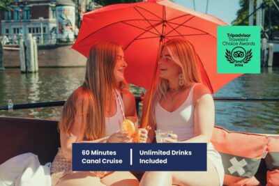 COZY AND FUN CANAL TOUR: A UNIQUE JOURNEY THROUGH AMSTERDAM - Getting on board at Oudezijds Voorburgwal 226 (and what to expect)