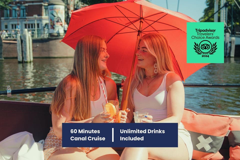 COZY AND FUN CANAL TOUR: A UNIQUE JOURNEY THROUGH AMSTERDAM - Getting on board at Oudezijds Voorburgwal 226 (and what to expect)