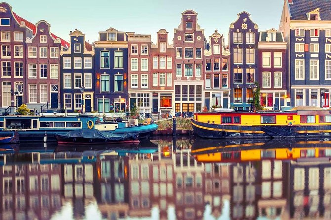CULTURE Cultural city tour - How the Tour Connects Canals, Religion, Monarchy, and Culture