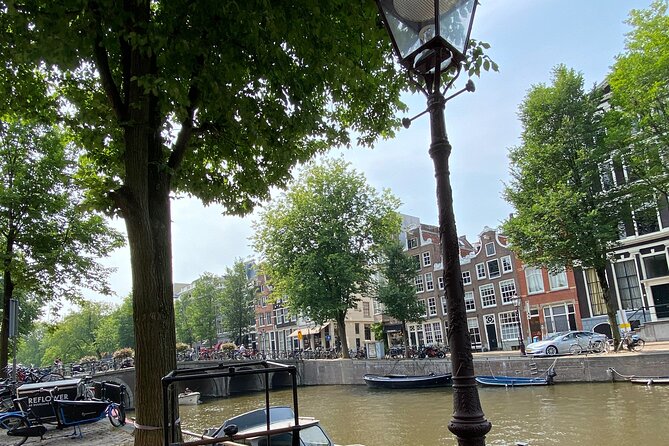 CULTURE with bite, culinary city tour - Canals and canal houses: the walk-through perspective you’ll reuse later