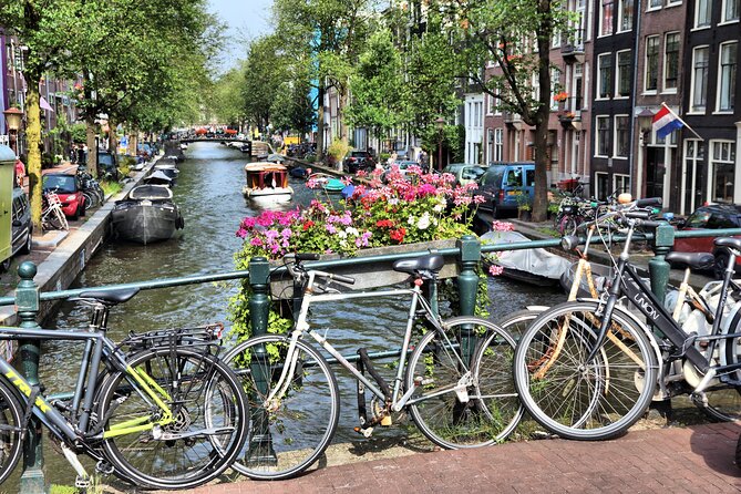 Cursed Houses of Jordaan: Self-Guided Mystery Walk in Amsterdam - Starting at Westerkerk: your first clue near Westertoren