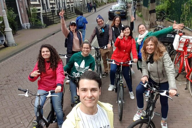 Daily group bike tour in Spanish. - Jordaan canal time (the quiet district you’ll want to return to)