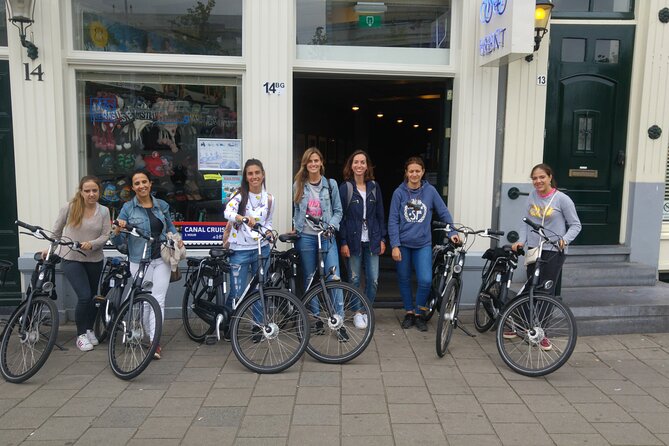 Daily group bike tour in Spanish. - Vondelpark: a break that doesn’t kill your momentum