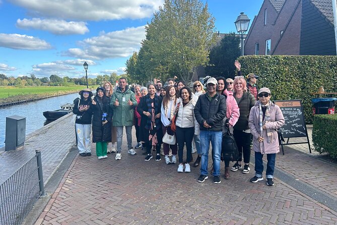 Daytrip Tour from Amsterdam to Zaanse Schans and Giethoorn - Should you book this Zaanse Schans + Giethoorn daytrip?